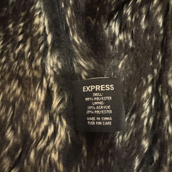 Express Black Faux Fur Collared Fully Lined Faux Suede Jacket - Size 4 - Picture 16 of 16